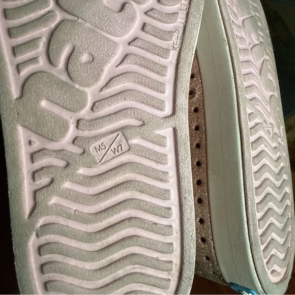 Native Silver gold Sandals with Perforated Design - Picture 12 of 13